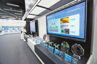 新时代 新征程 新伟业 聚焦河南党政代表团赴粤鄂学习考察丨世界工厂如何升级创造基地